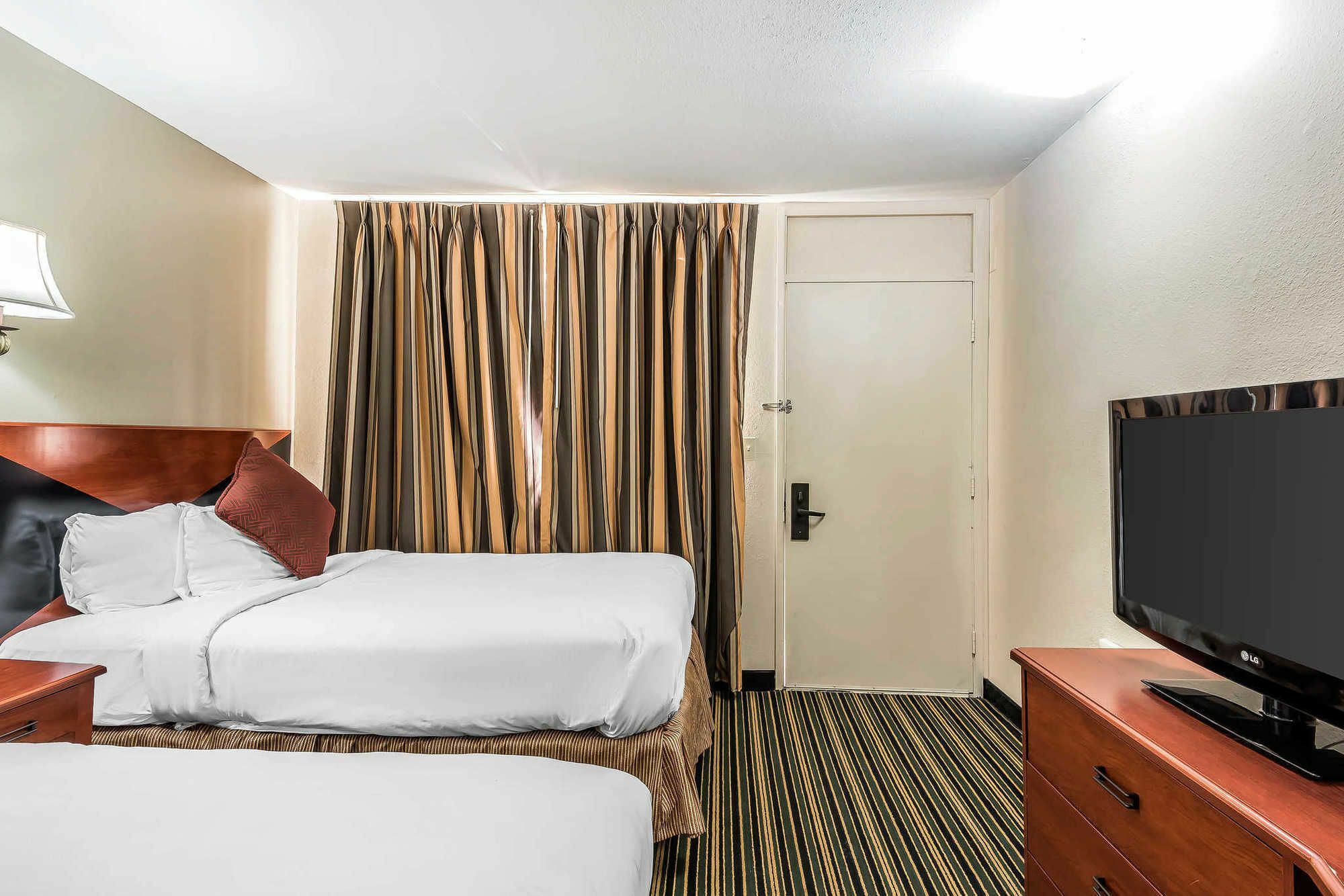 Rodeway Inn & Suites Columbia Exterior foto